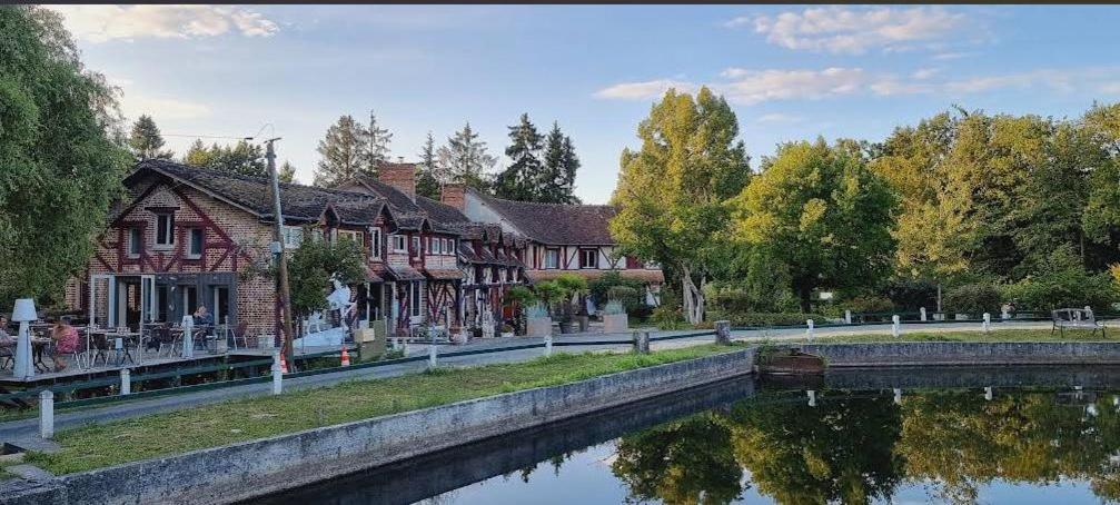 Hotel Le Moulin De Villiers Nouan-le-Fuzelier Exteriér fotografie